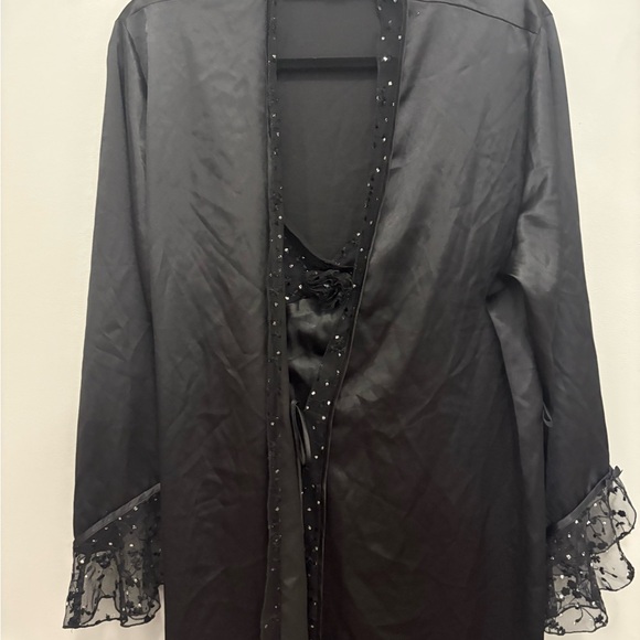 Delicates Black Sleeveless Nightgown and Robe - Picture 12 of 16